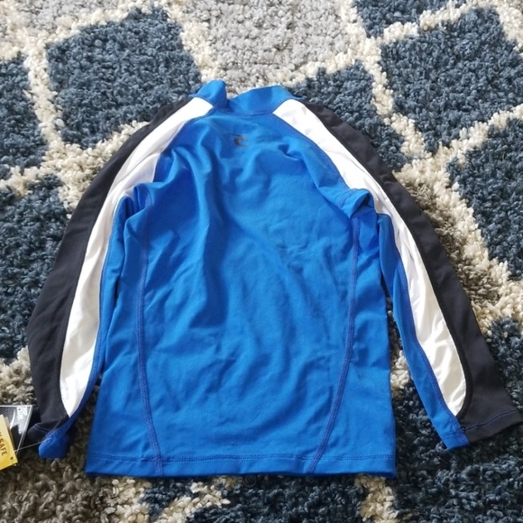 Ripcurl Rash Guard - Picture 2 of 5